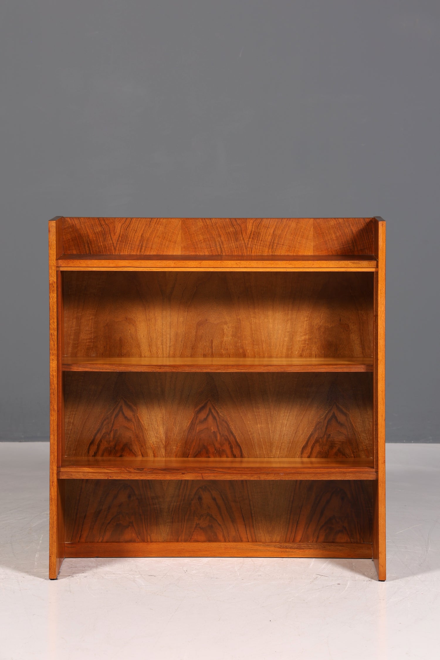 Wunderschönes Mid Century Regal Vintage Bücherregal Retro Standregal 60s Buchablage 2 von 2