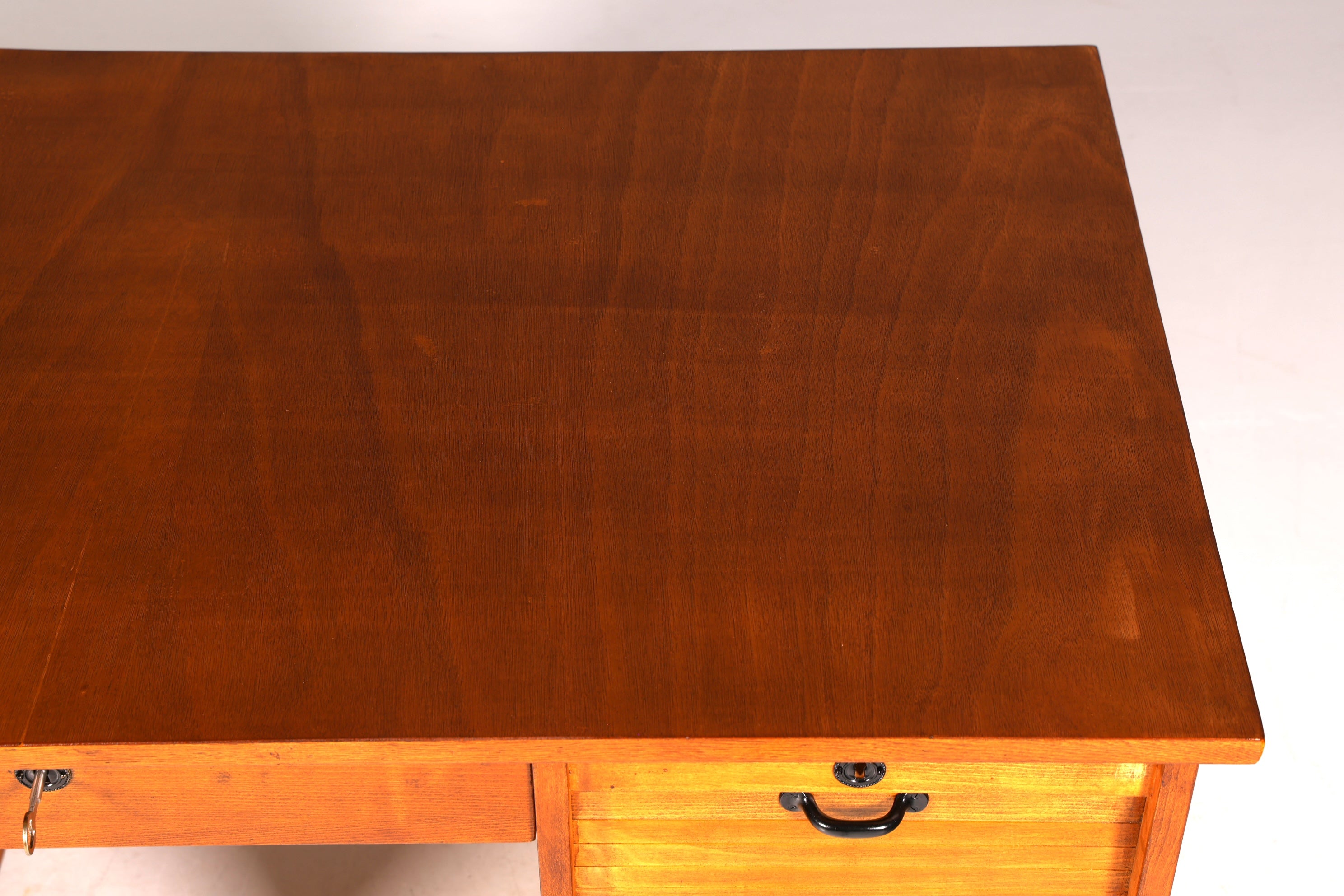 Stilvoller Bauhaus Rollladen Schreibtisch Mid Century echt Holz Bürotisch Vintage Office Table