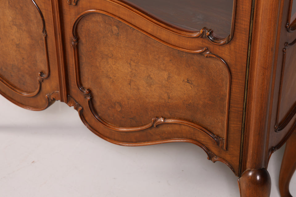 Prachtvolle Chippendale Vitrine Regal echt Holz Schrank 60s
