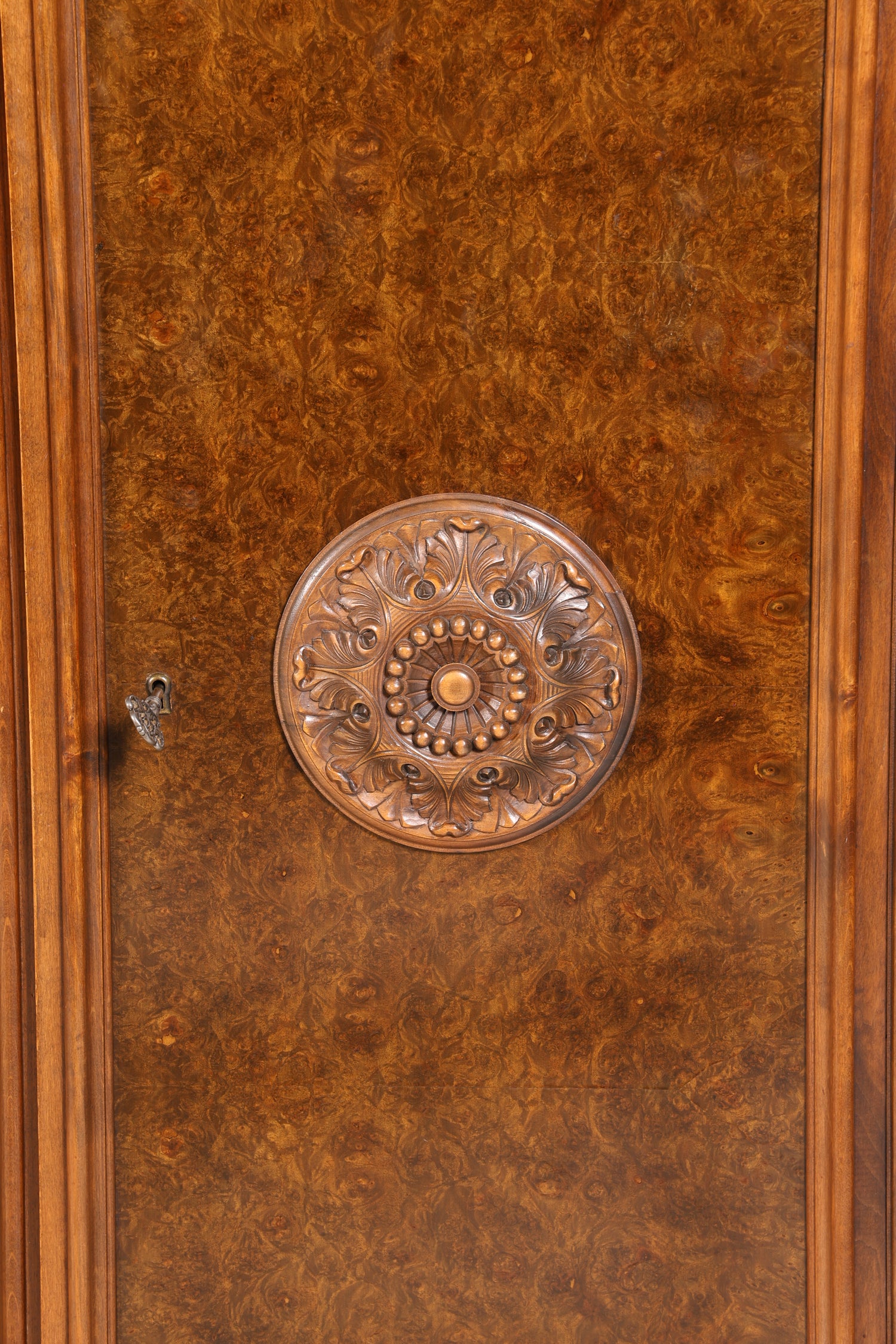 Traumhafter XXL Neorenaissance Bücherschrank Vitrine Antik Gründerzeit Buffet Schrank Regal Kanzlei