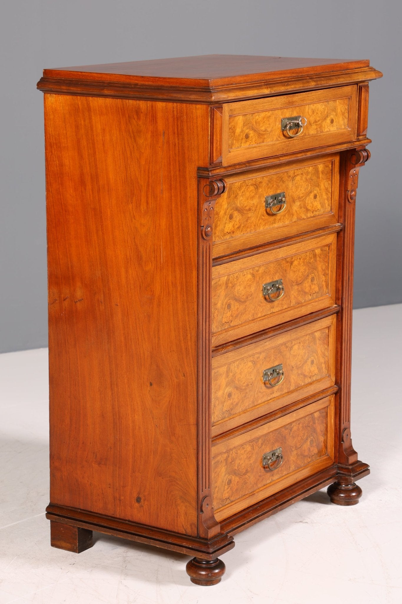 Edle Gründerzeit Kommode Louis Philippe Vertiko Nussbaum Sideboard um 1880 Schubladenkommode