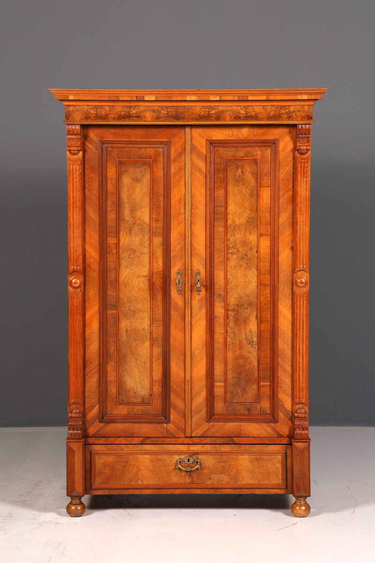 Edler Gründerzeit Kleiderschrank um 1880 Antik Schrank Jugendstil Wäscheschrank Dielenschrank Vintage