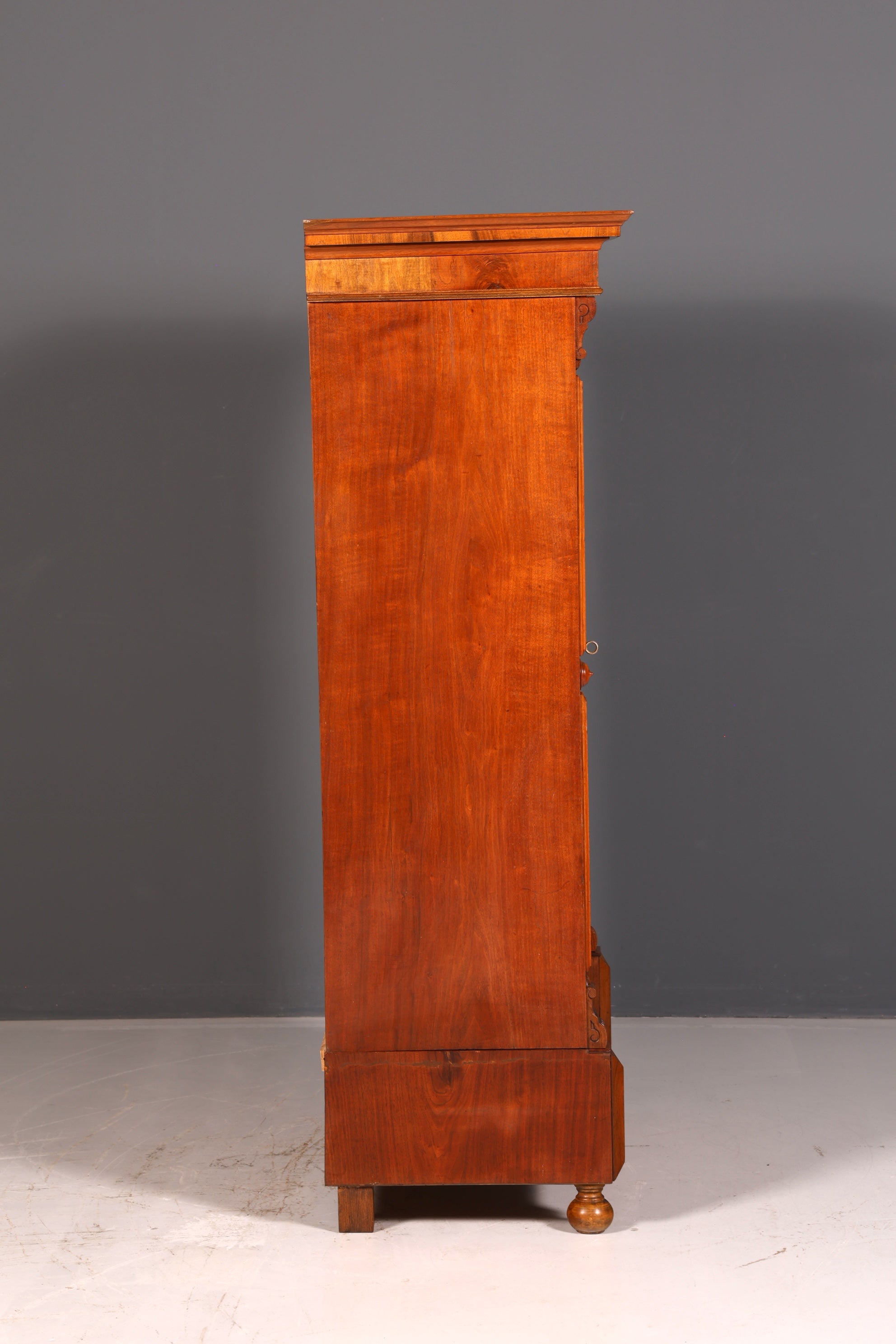 Edler Gründerzeit Kleiderschrank um 1880 Antik Schrank Jugendstil Wäscheschrank Dielenschrank Vintage