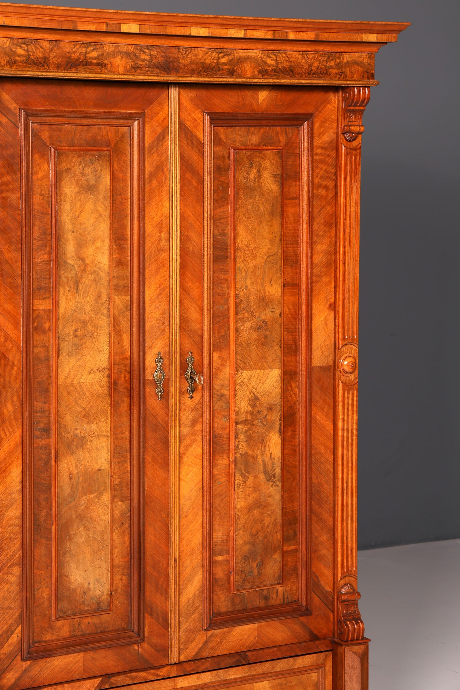 Edler Gründerzeit Kleiderschrank um 1880 Antik Schrank Jugendstil Wäscheschrank Dielenschrank Vintage