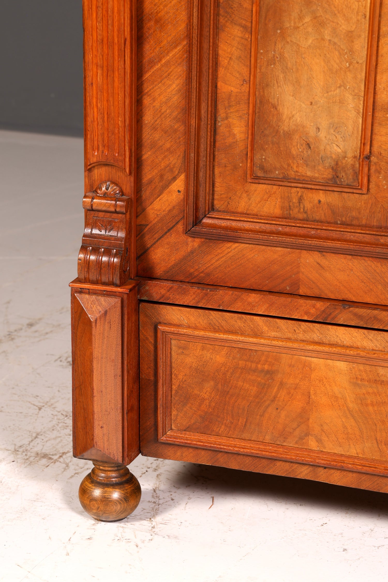 Edler Gründerzeit Kleiderschrank um 1880 Antik Schrank Jugendstil Wäscheschrank Dielenschrank Vintage