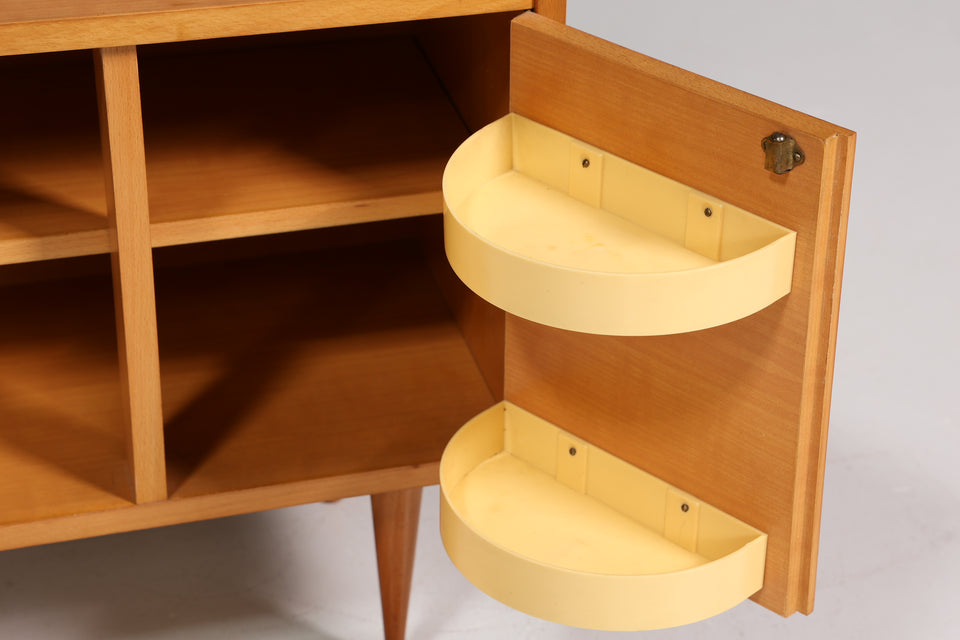 Schlichte Mid Century Kommode Retro Schränkchen 1 von 2