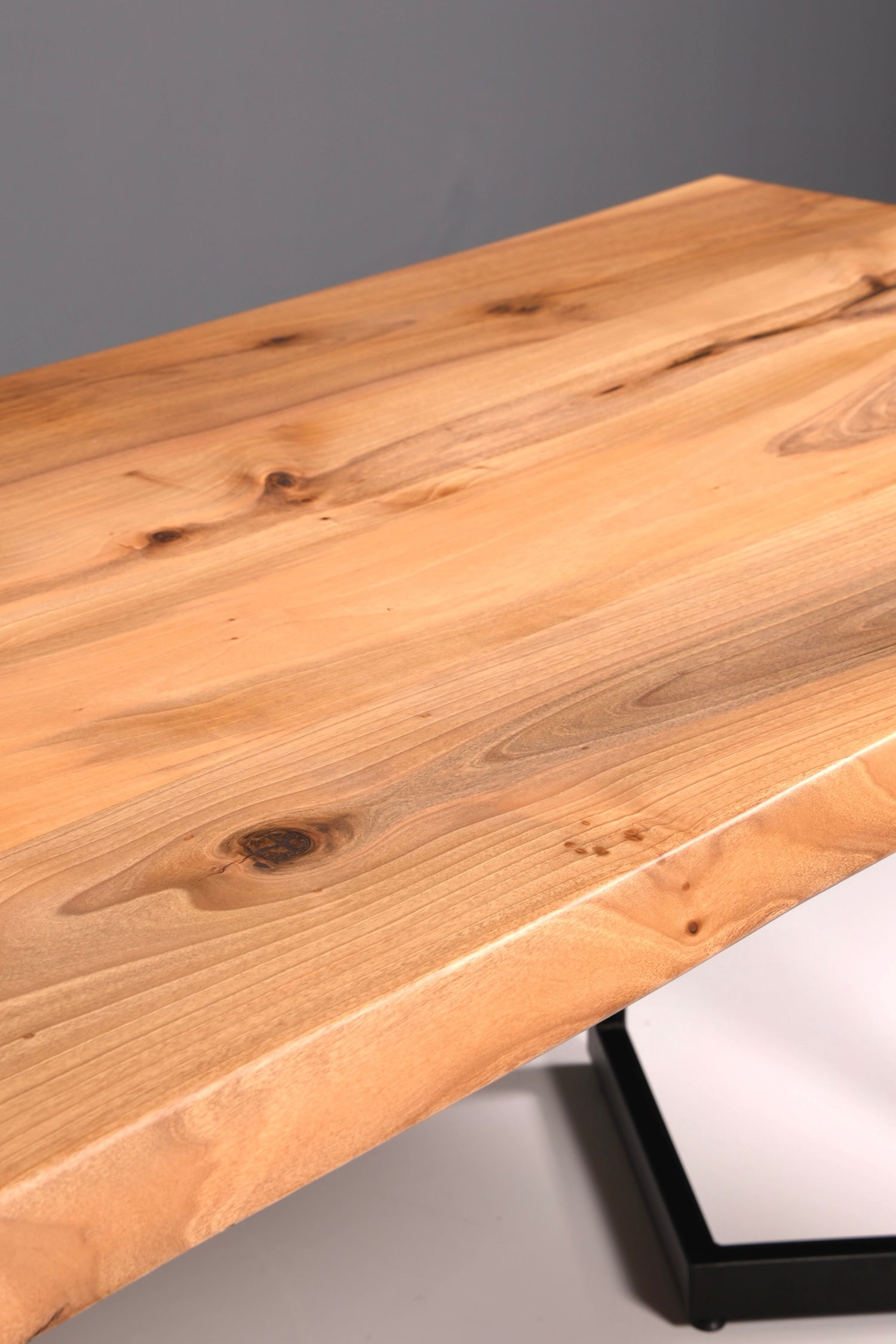Traumhafter Nussbaum Tisch 260cm-95cm Esszimmer Tisch Baumkanten Platte Massiv Holz Küchentisch