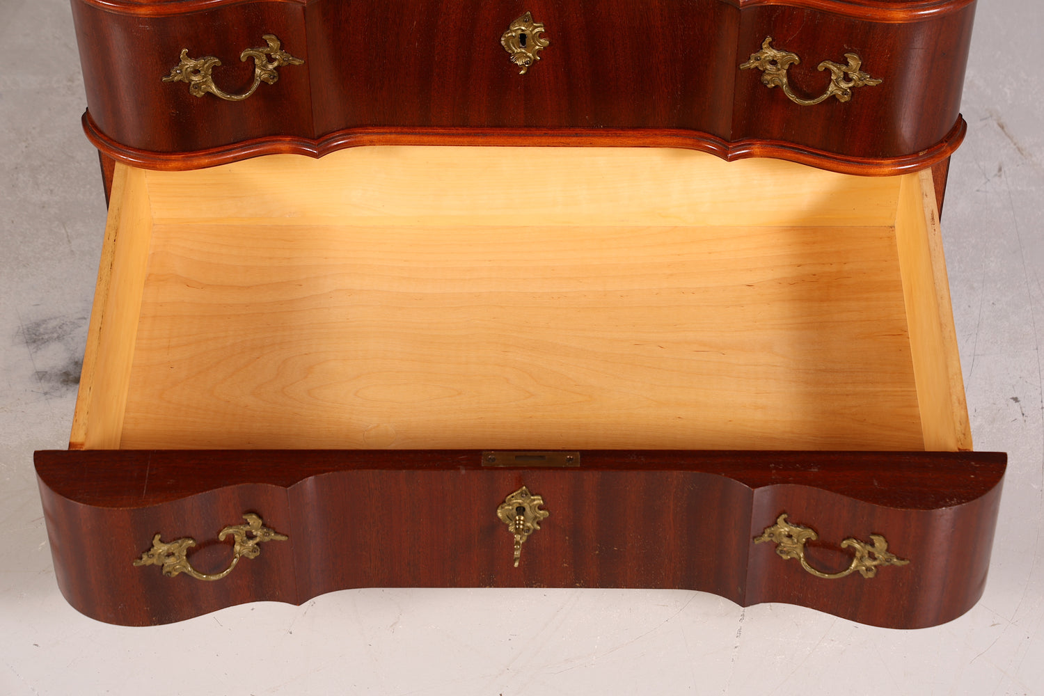 Wunderschöne geschwungene Kommode im Barock Stil Sideboard Englisch Schubladenkommode