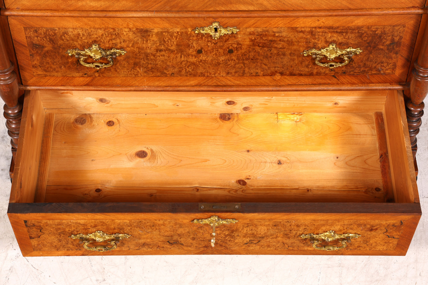 Traumhafte Gründerzeit Kommode Louis Philippe Nussbaum Schubladen Kommode Sideboard um 1880