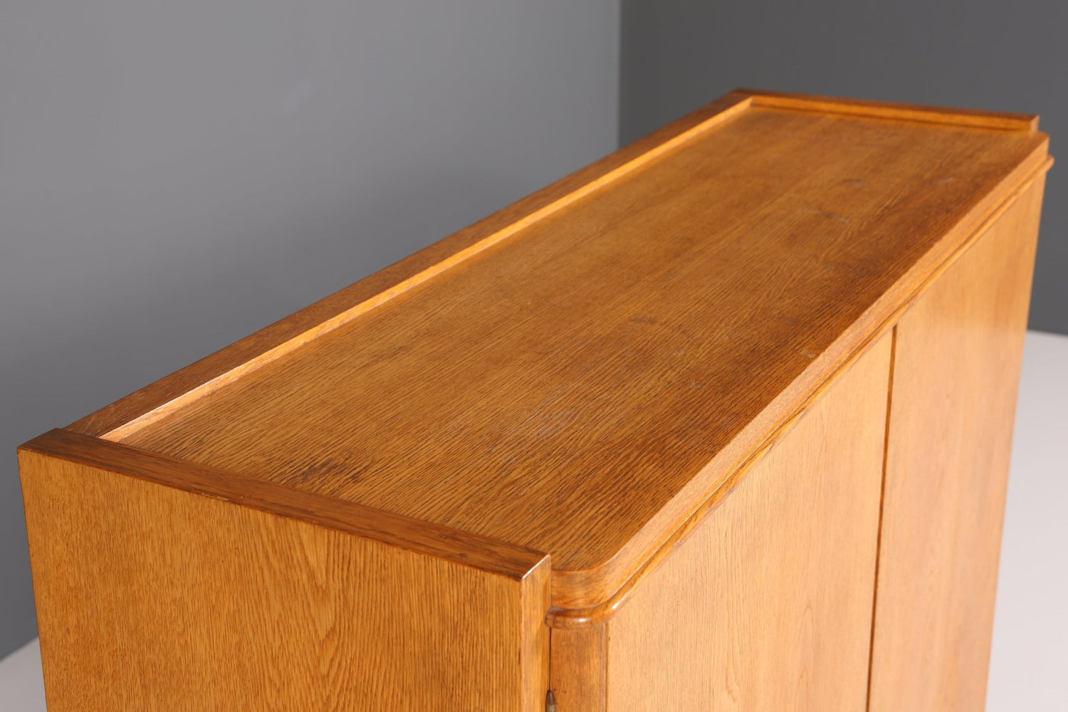 Schlichter Mid Century Schrank Vintage Highboard Retro Wäscheschrank Vertiko 60er Jahre Aktenschrank
