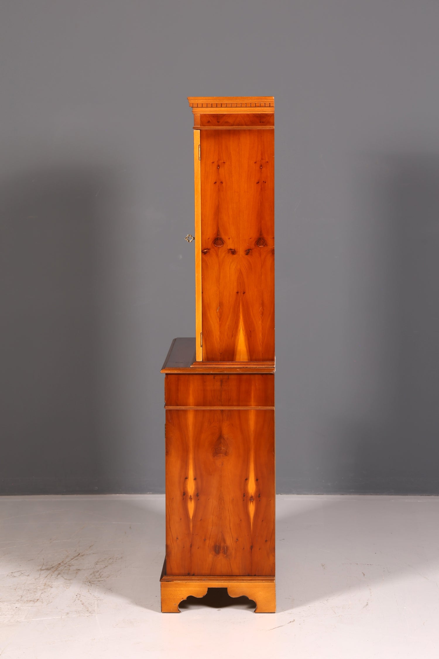 Traumhafte Englische Vitrine Eiche Holz Bibliothek Bücherschrank Buffet Vitrinenschrank Antik Vintage