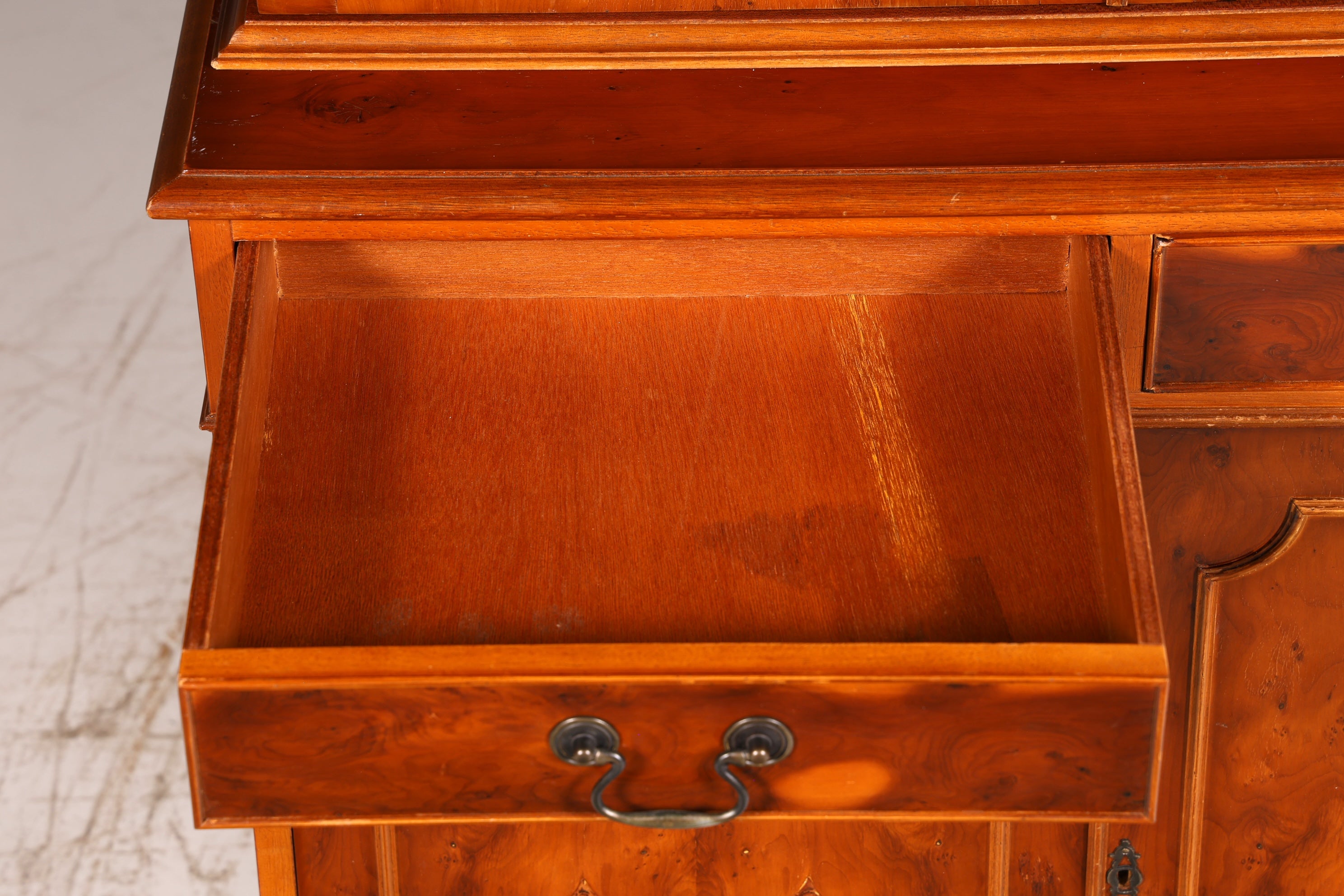Traumhafte Englische Vitrine Eiche Holz Bibliothek Bücherschrank Buffet Vitrinenschrank Antik Vintage