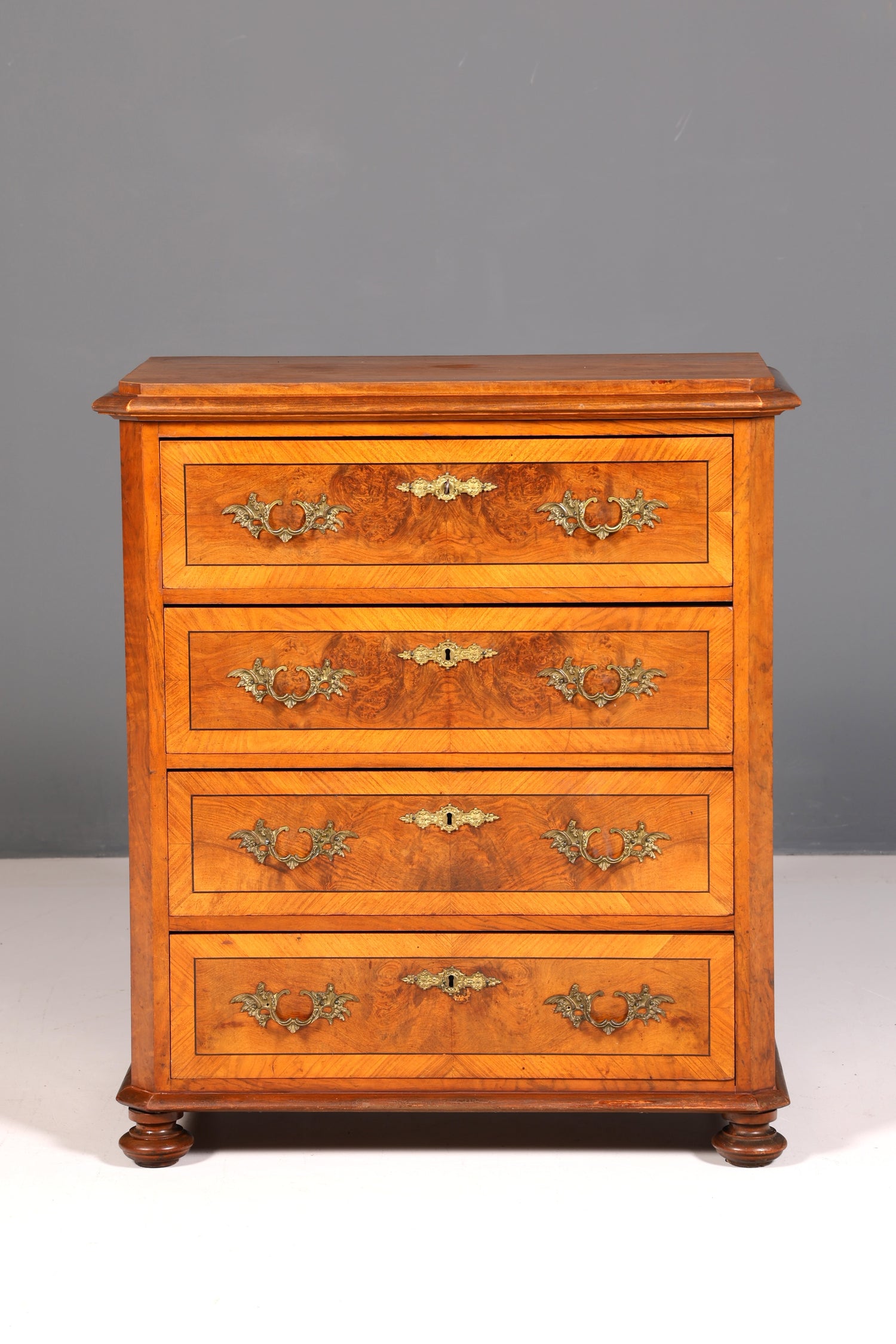 Wunderschöne Gründerzeit Kommode Louis Philippe Nussbaum Schubladenkommode Sideboard um 1880
