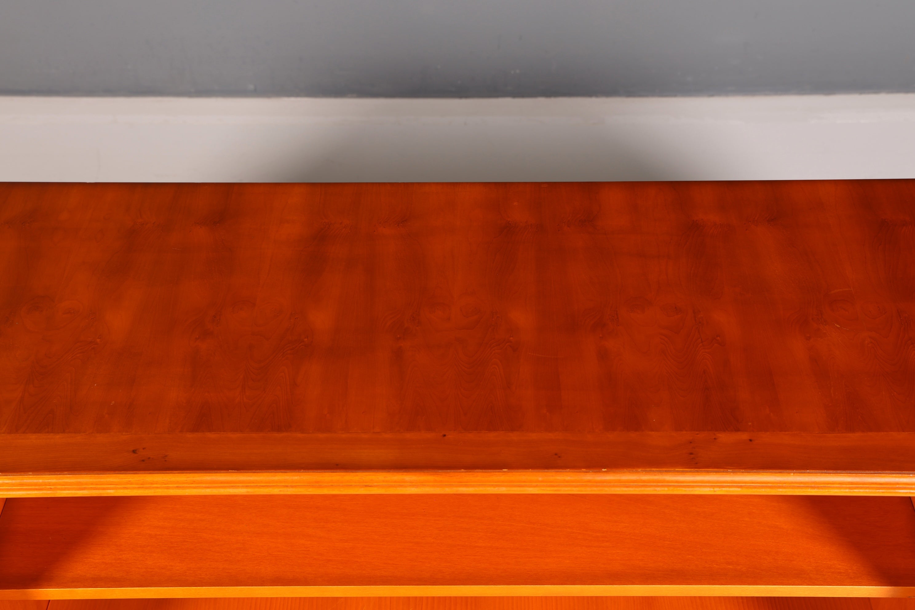 Wunderschönes Englisches XXL Bücherregal Eibe Antik Sideboard Regal Bookshelf Buchablage Vintage