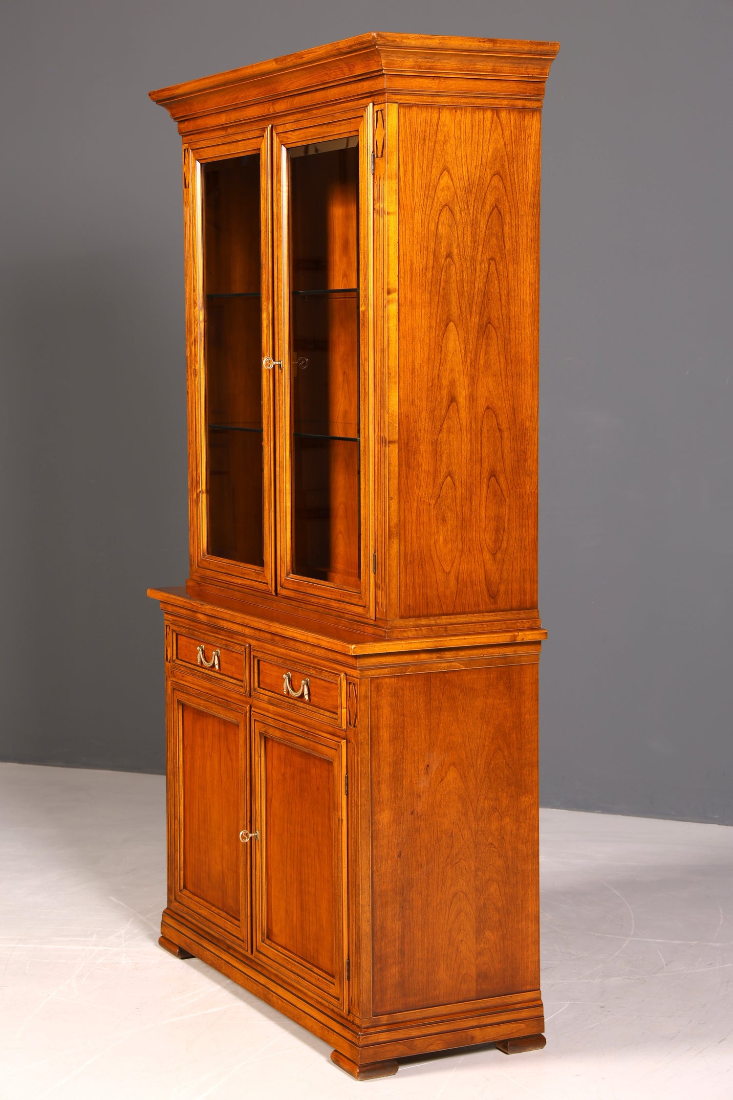 Edle Original Selva Vitrine Antik Stil massiv Holz Buffet Villa Borghese Schrank Bibliothek