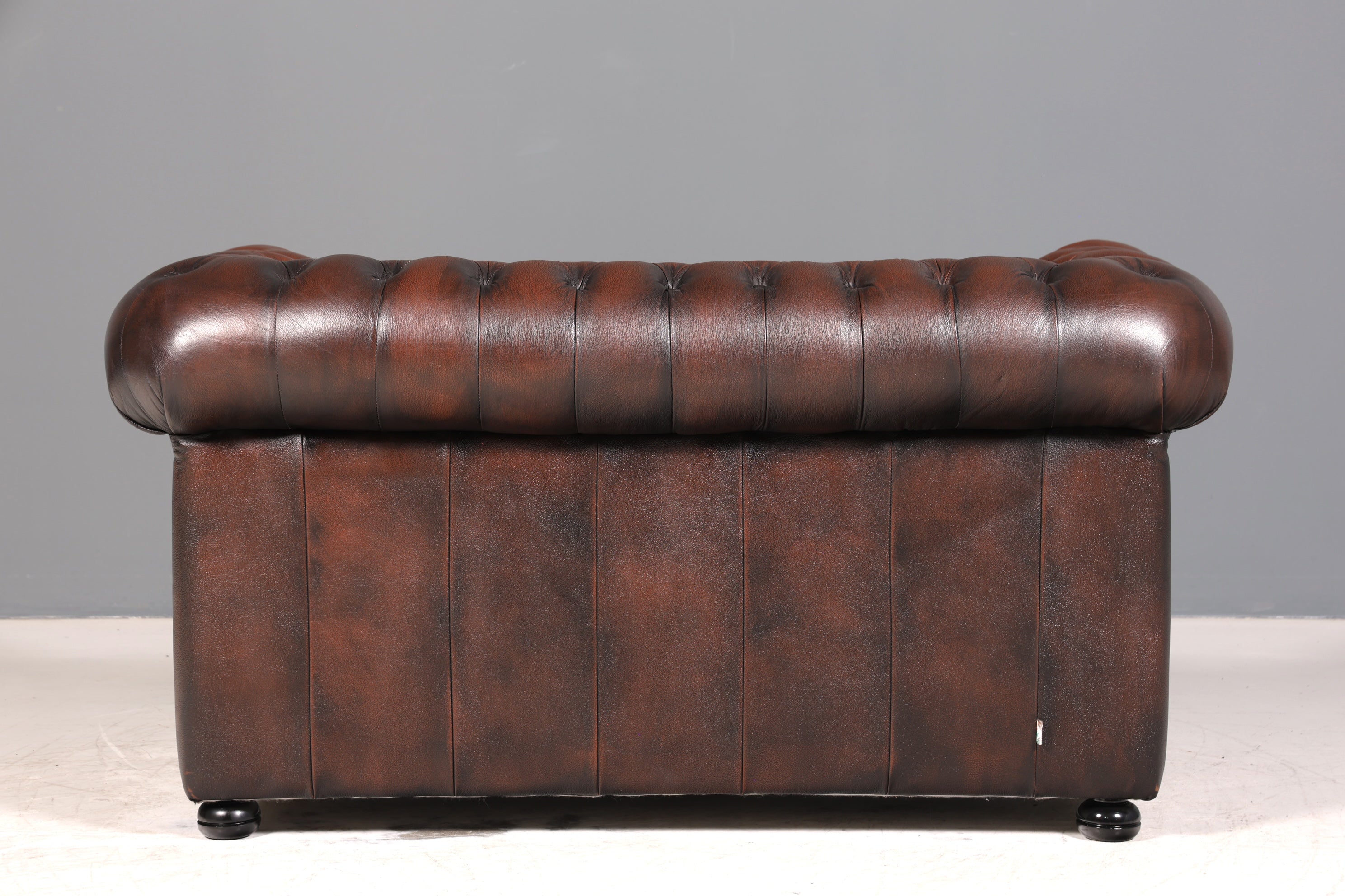 Wunderschönes Original Chesterfield 2er Sofa Englisch Leder 2- Sitzer Couch