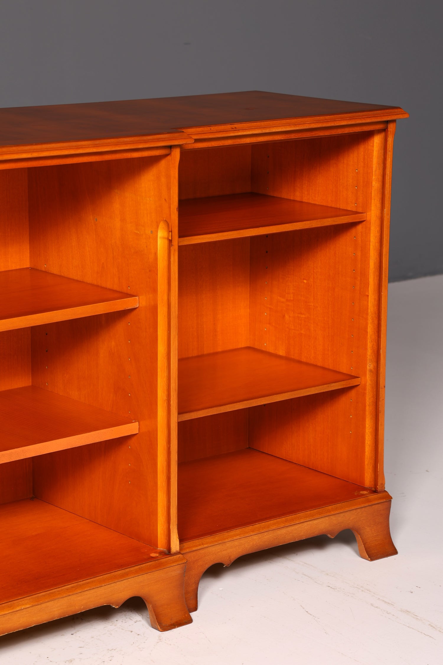 Wunderschönes Englisches XXL Bücherregal Eibe Antik Sideboard Regal Bookshelf Buchablage Vintage