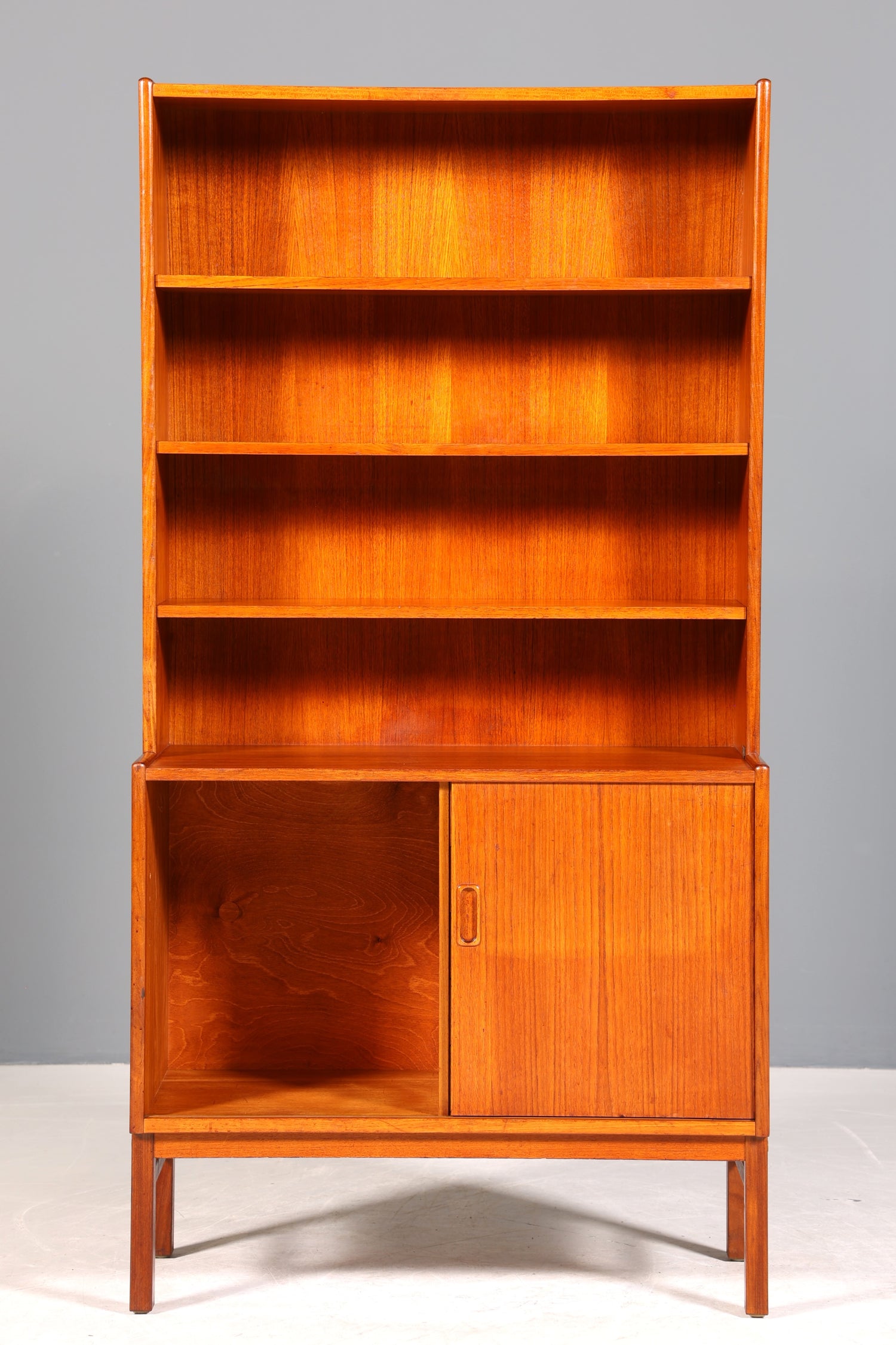 Traumhaftes Mid Century Regal Vintage Teak Holz Schrank Bücherregal Kommode