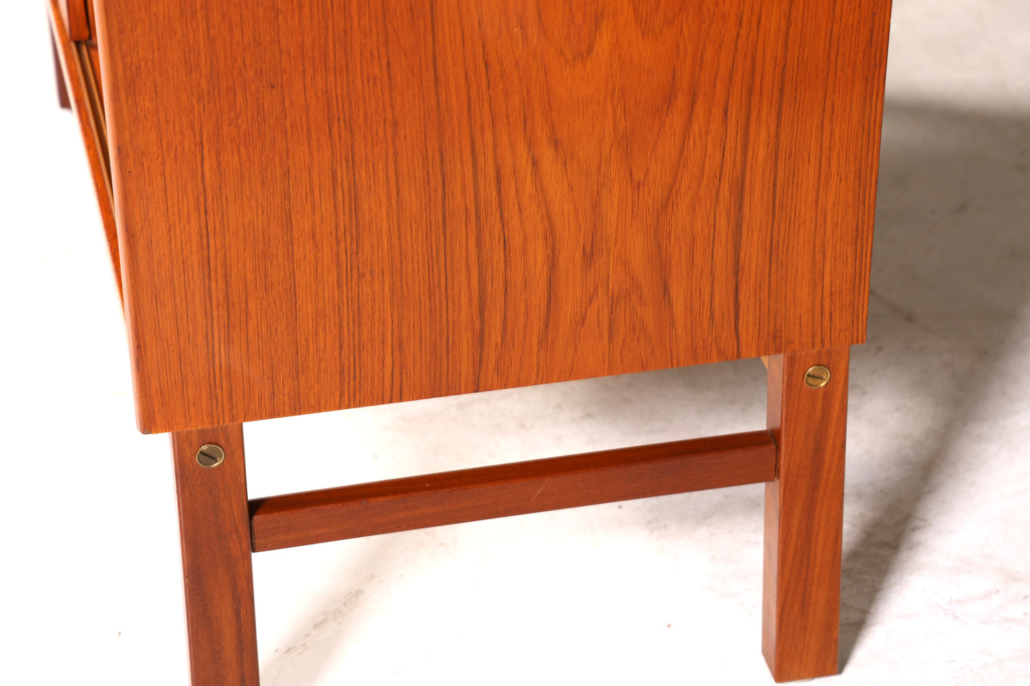 Traumhaftes Mid Century Regal Vintage Teak Holz Schrank Bücherregal Kommode