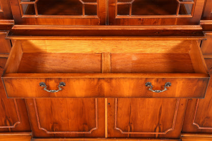 Wunderschöne Englische Vitrine Bücherschrank Buffet Antik Stil Eibe Glasvitrine Bibliothek