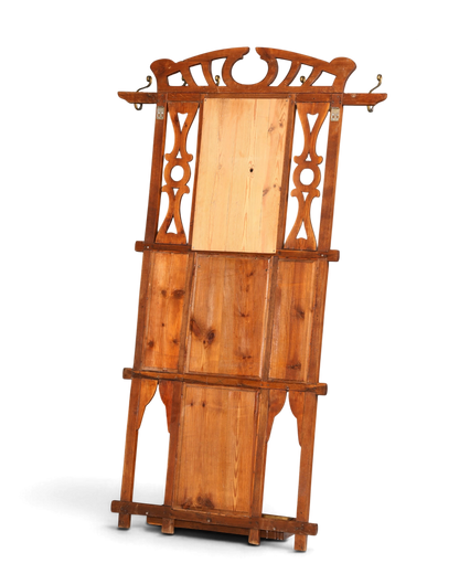 Hauptstadt Möblerei Jugendstil Wandgarderobe aus Holz mit dekorativen Schnitzereien und Kleiderhaken im Antik-Look