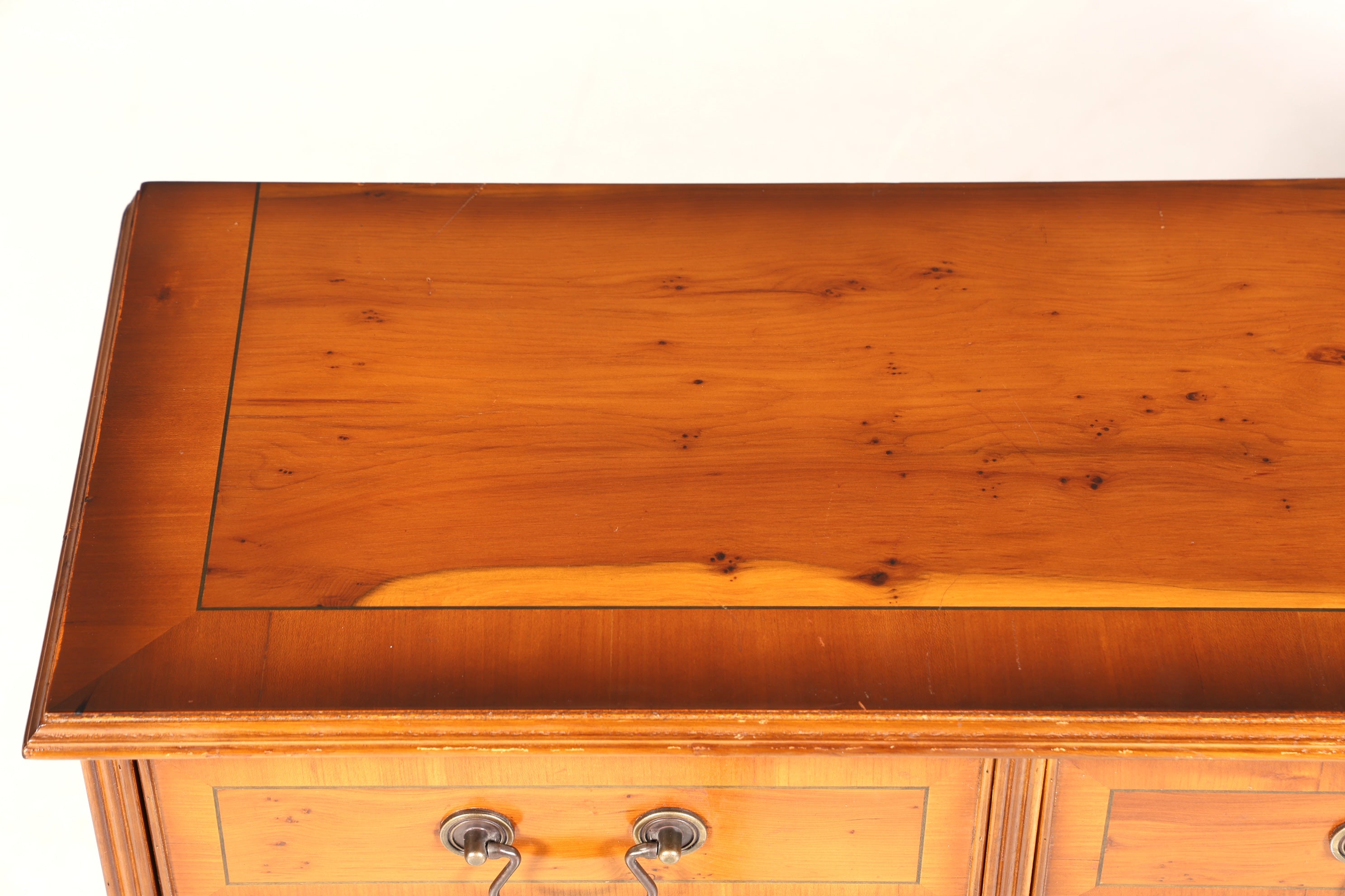 Wunderschönes Englisches Sideboard Schrank Antik Stil Eibe Bücherregal Kommode Regal