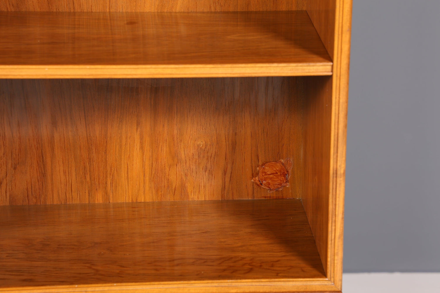 Schlichtes Mid Century Bücherregal Danish Design Schrank Retro Kommode Regal Vintage 60er Jahre