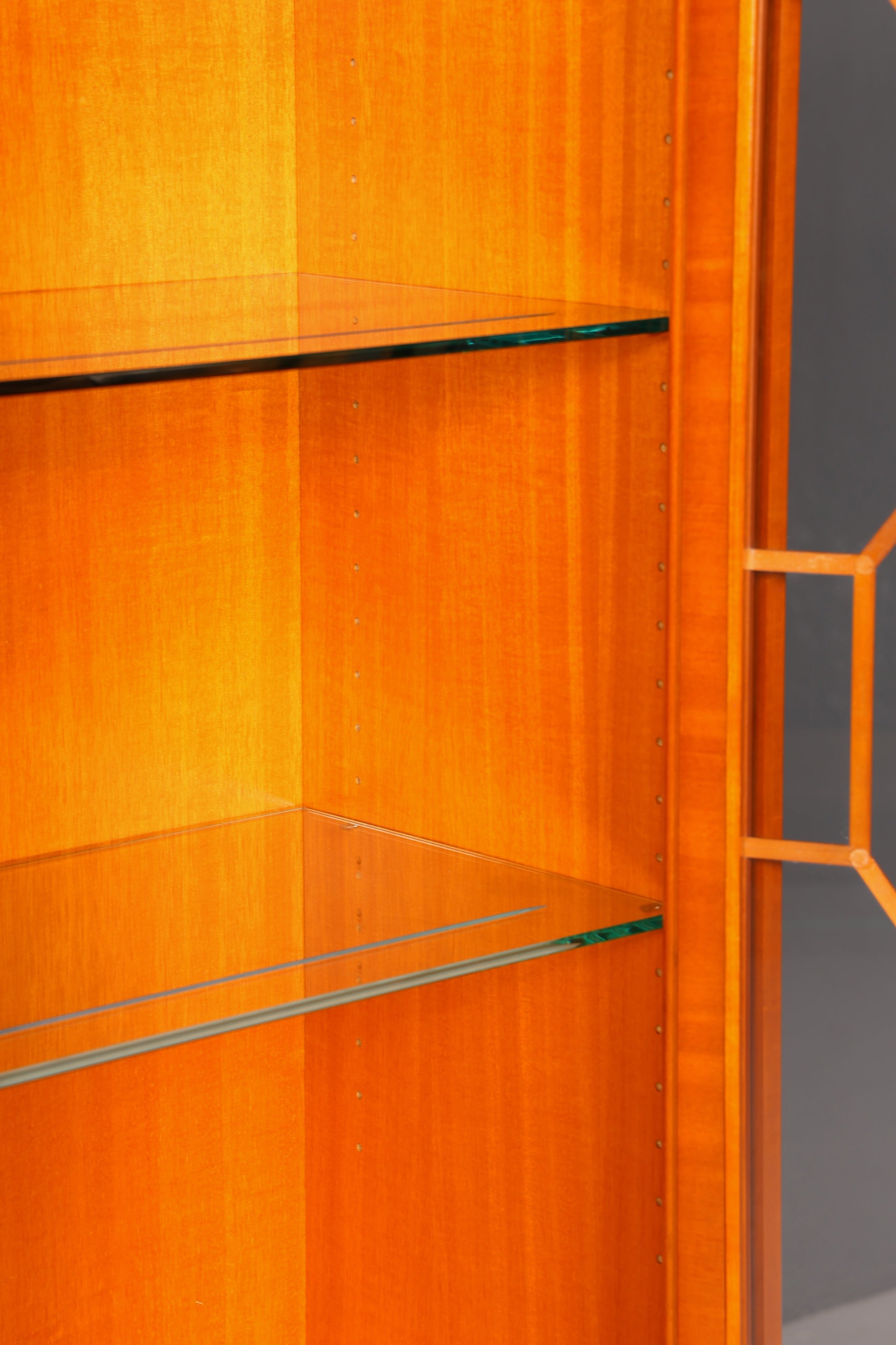 Wunderschöne Original Heldense Vitrine Englische Eibe Bücherschrank Buffet Antik Glasvitrine Vintage