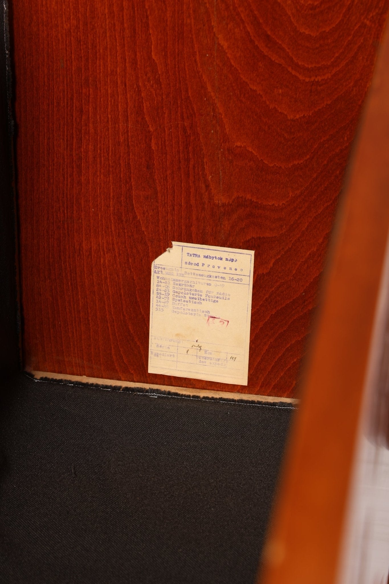 Edls Mid Century Wäschekorb  František Jirák für Tatra Nabytok Sideboard Klappschrank