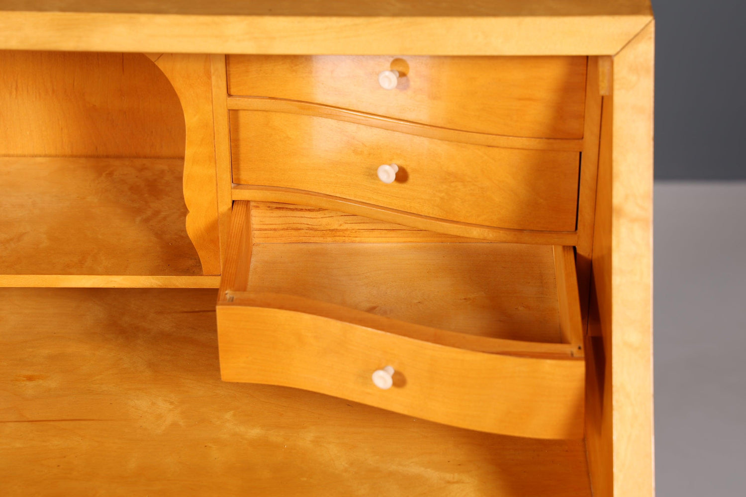 Stilvoller Sekretär im Biedermeier Stil um 1940 Schreibmöbel echt Holz Office Kommode
