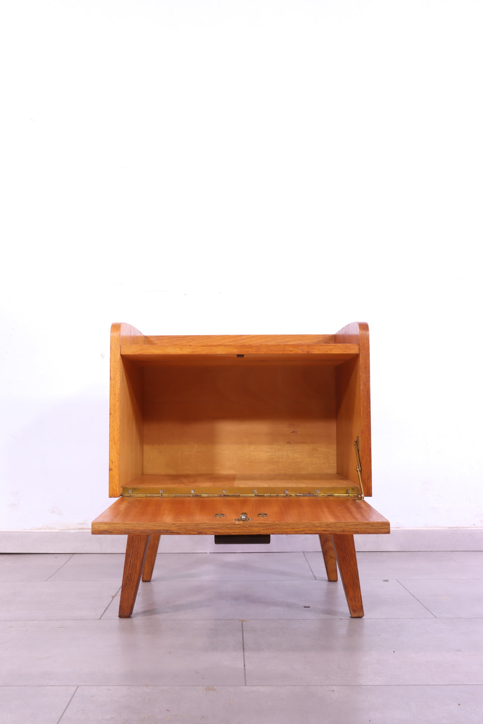 Schlichter Mid Century Nachttisch Vintage Kommode 2 von 2