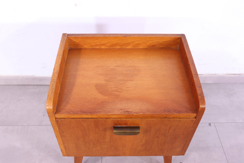 Schlichter Mid Century Nachttisch Vintage Kommode 2 von 2