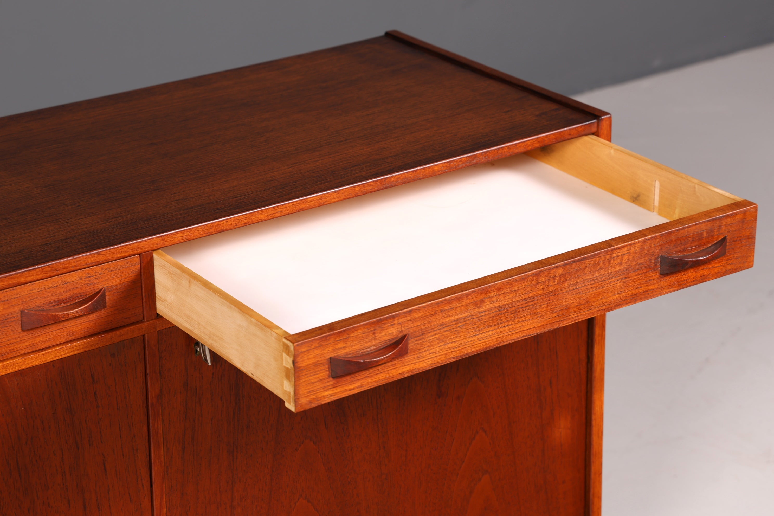 G219 Finish cm Teak von uns dunkel lackiert