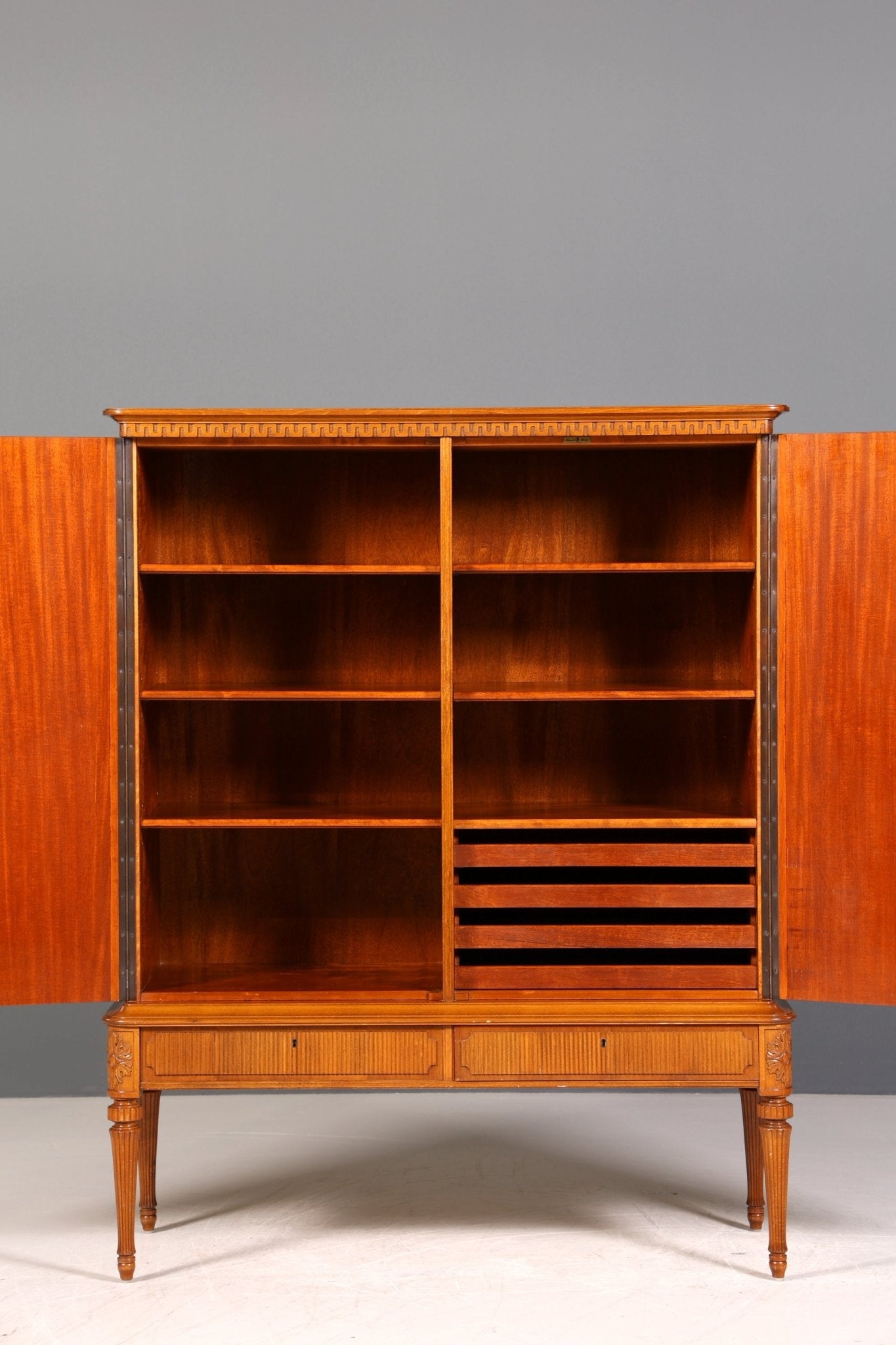 Wunderschöner Englischer Schrank Antik Mahagoni Vertiko Barock Stil Highboard Aktenschrank