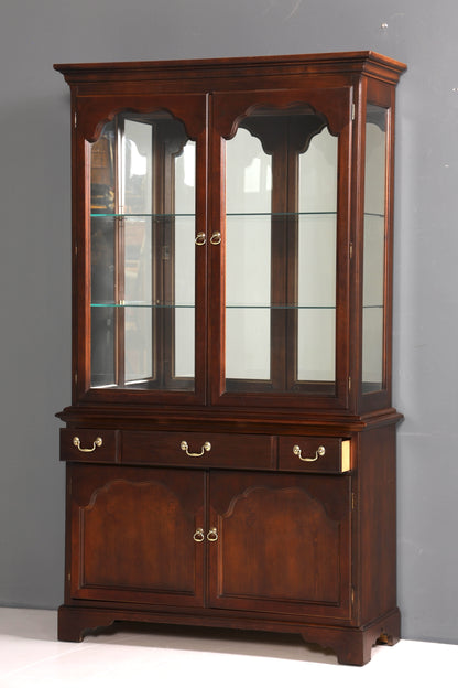 Wunderschöne Original Drexel Heritage Vitrine Bücherschrank USA Schrank Buffet Schrank Regal