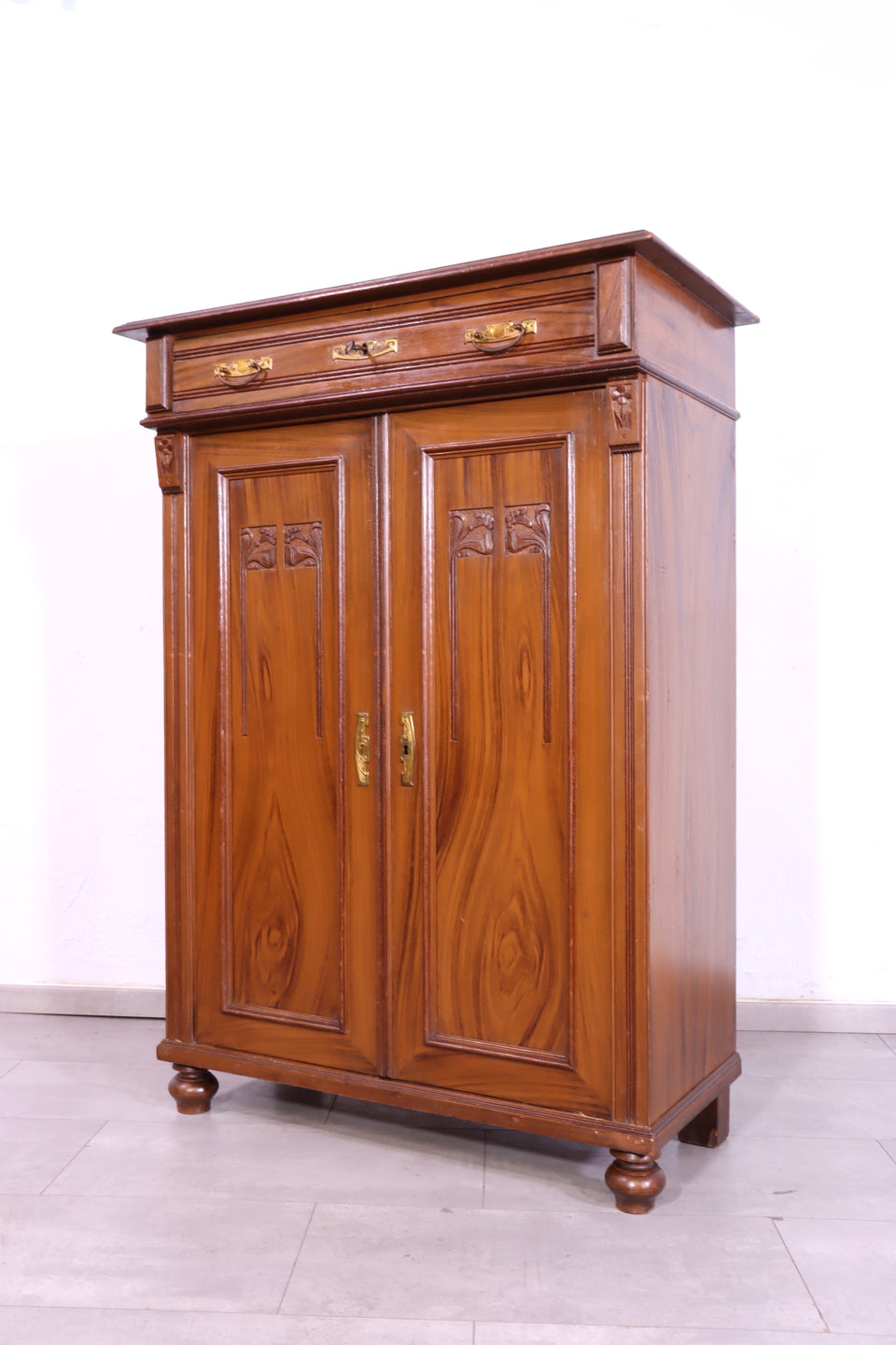 Traumhaftes Jugendstil Vertiko echt Holz Schrank Antik