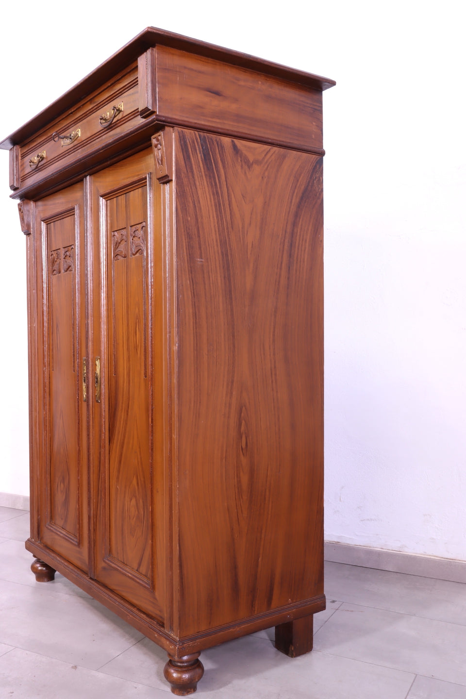 Traumhaftes Jugendstil Vertiko echt Holz Schrank Antik