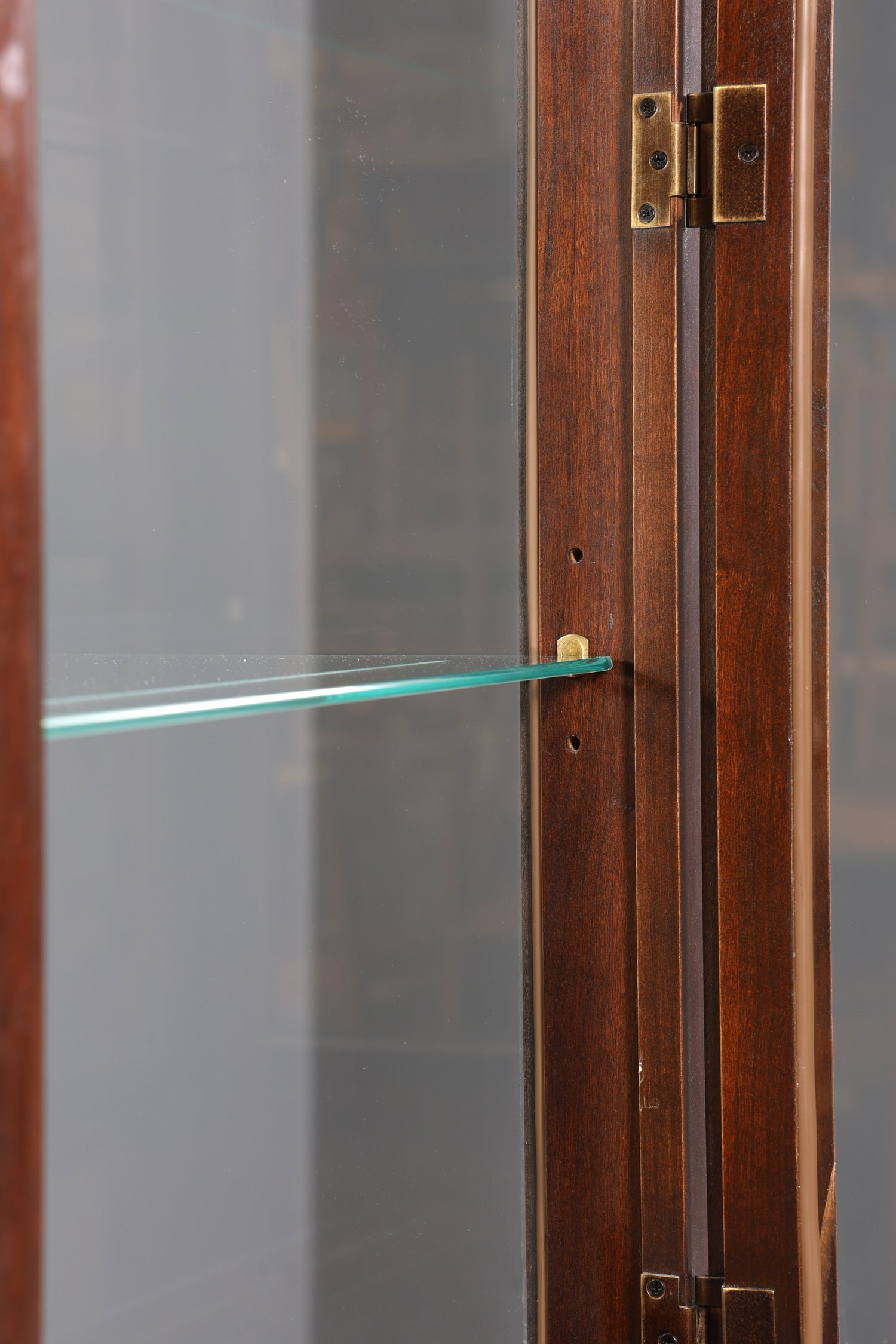 Wunderschöne Original Drexel Heritage Vitrine Bücherschrank USA Schrank Buffet Schrank Regal