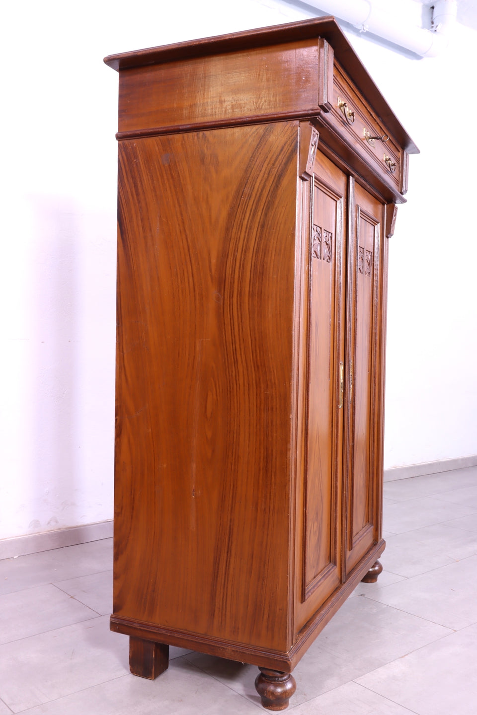 Traumhaftes Jugendstil Vertiko echt Holz Schrank Antik