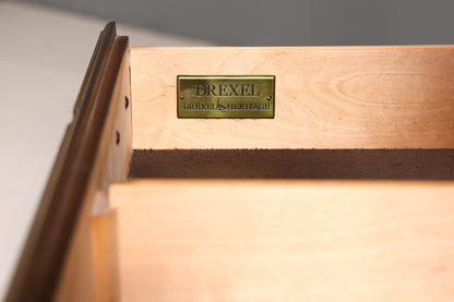 Wunderschöne Original Drexel Heritage Vitrine Bücherschrank USA Schrank Buffet Schrank Regal