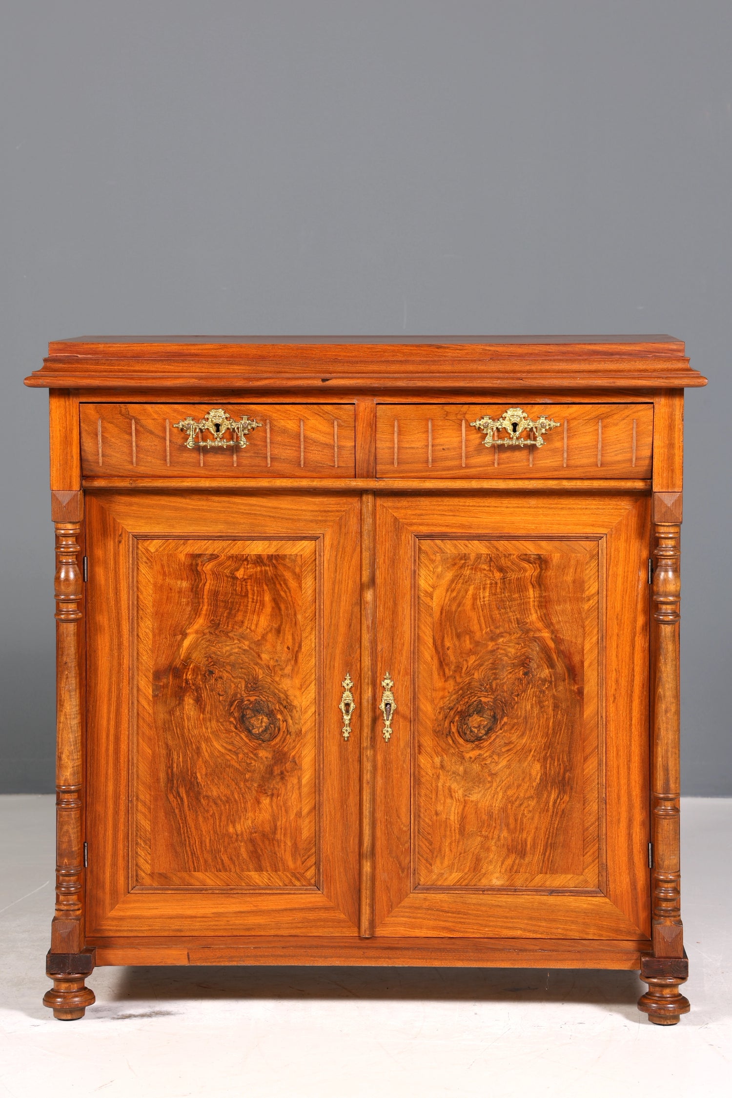 Wunderschöner Gründerzeit Schrank Louis Philippe Nussbaum Kommode um 1880