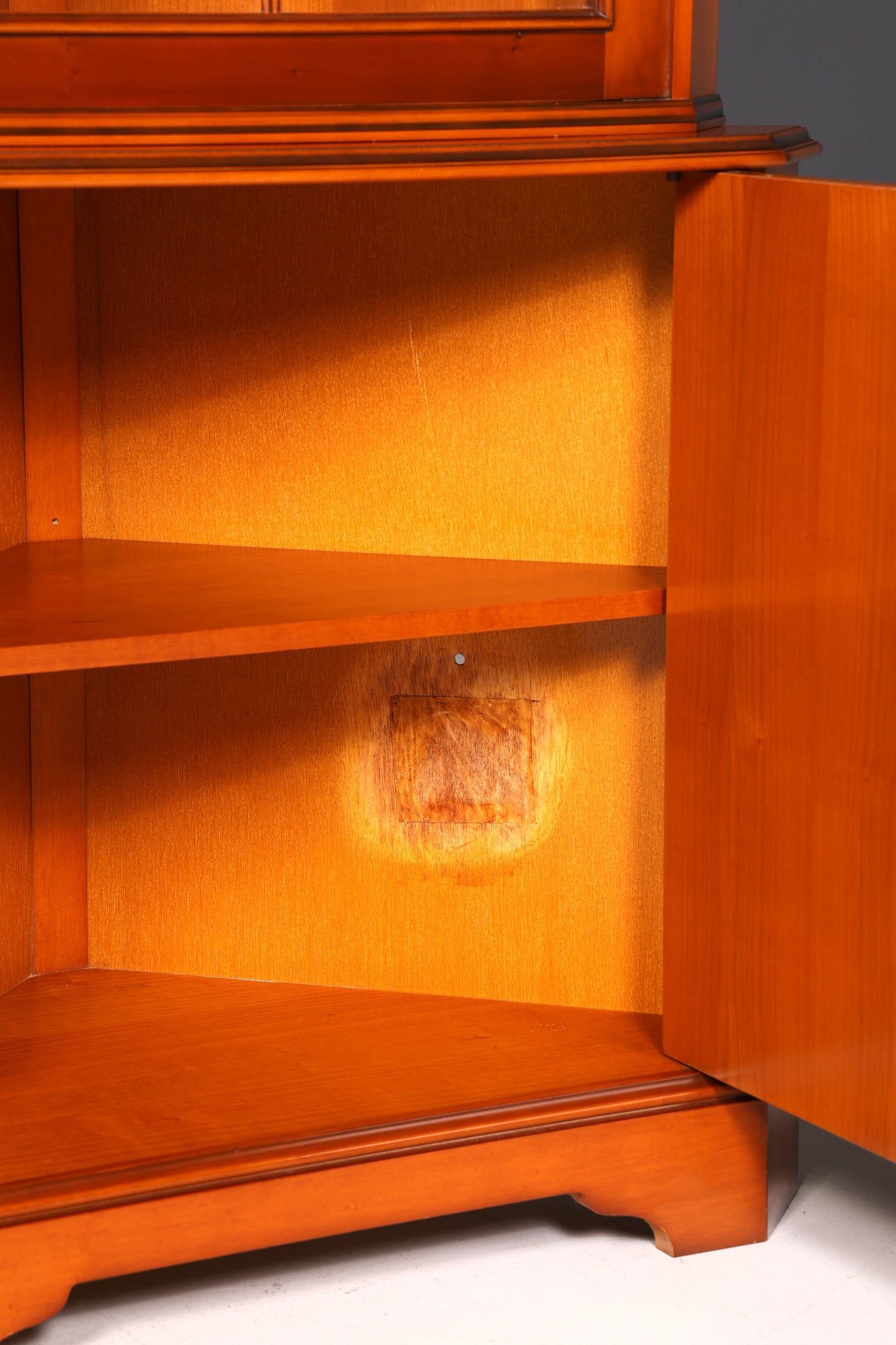 Wunderschöne Englische Eckvitrine Antik 60s Echt Holz Schrank Eckschrank Glasvitrine Vitrine