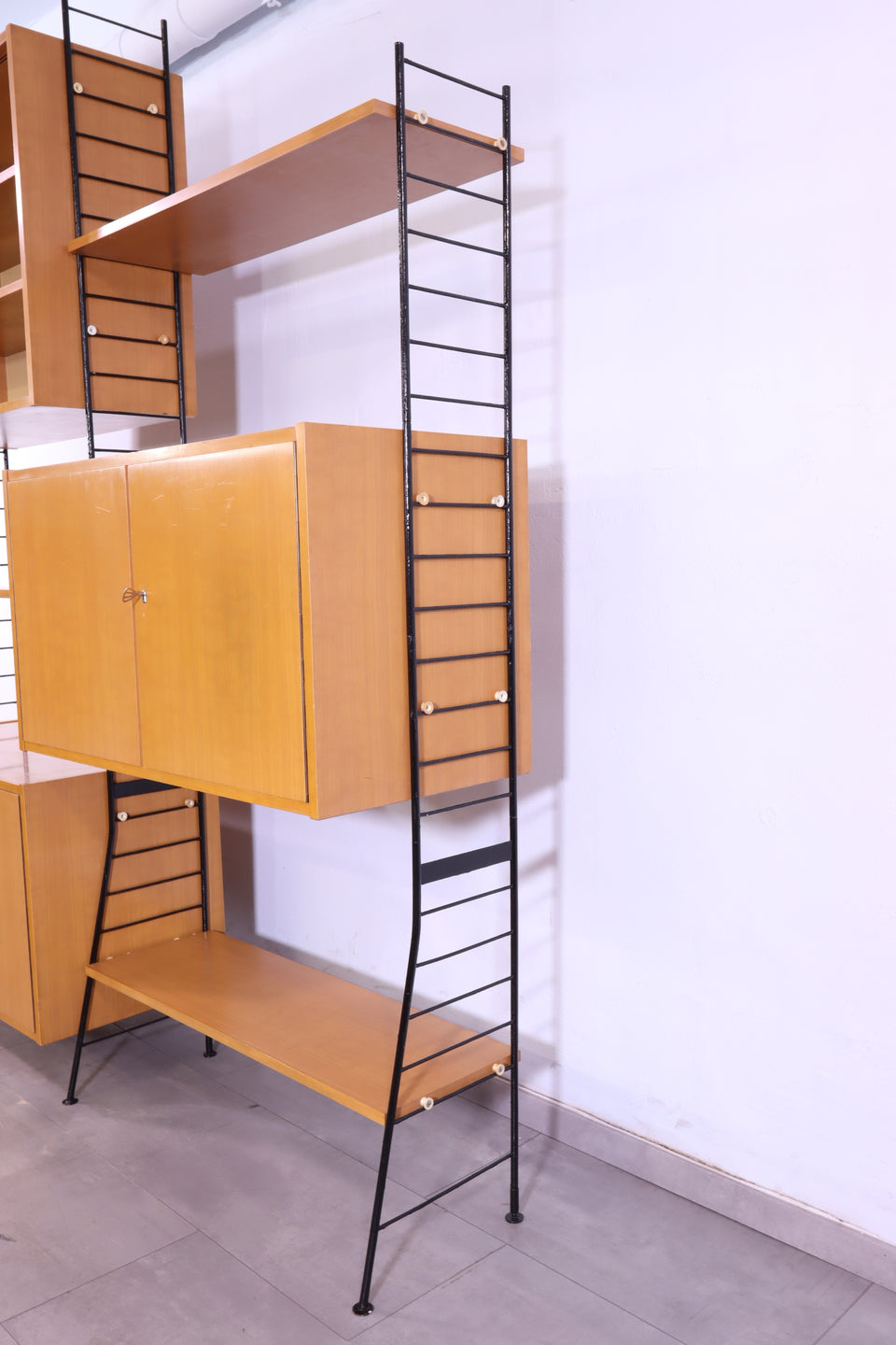 Traumhaftes Mid Century String Regal Modular Design Schrank 60s