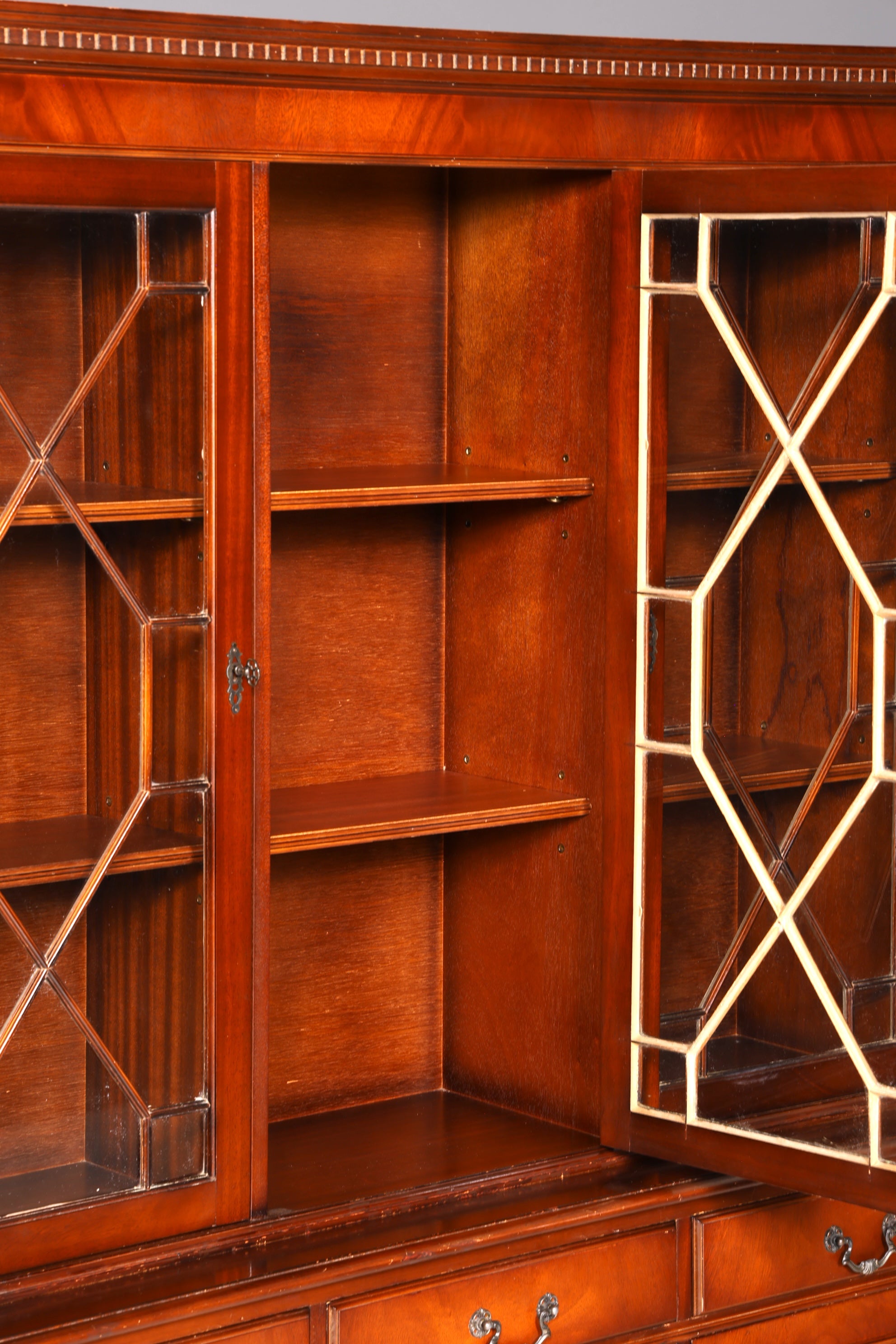 Wunderschöne Englische Vitrine Bibliothek Bücherschrank Buffet Schrank Antik 60s UK
