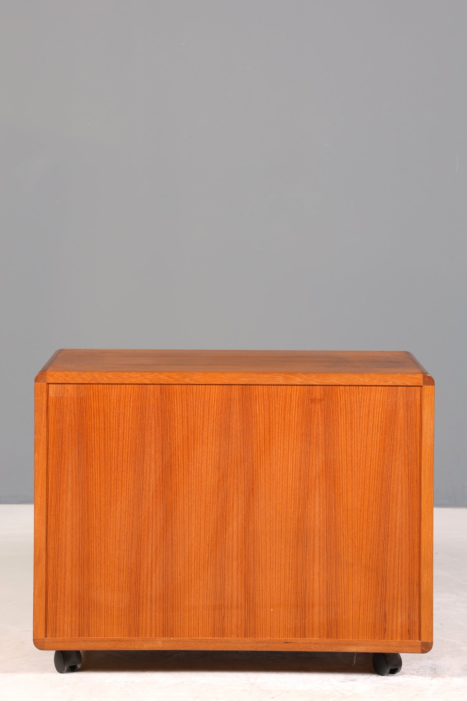Original Mid Century &quot;Dyrlund&quot; Regal Beistelltisch Danish Design Teak Holz Regal TV Hifi Schrank 60s
