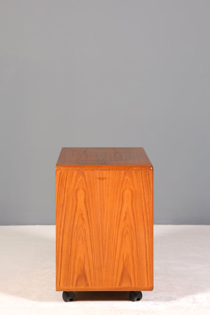 Original Mid Century &quot;Dyrlund&quot; Regal Beistelltisch Danish Design Teak Holz Regal TV Hifi Schrank 60s