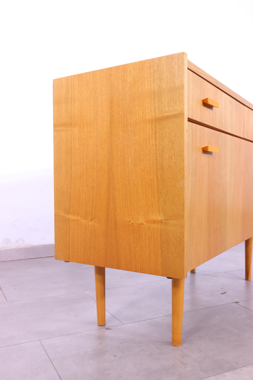 Schlichte Mid Century Kommode Retro Schrank Vintage