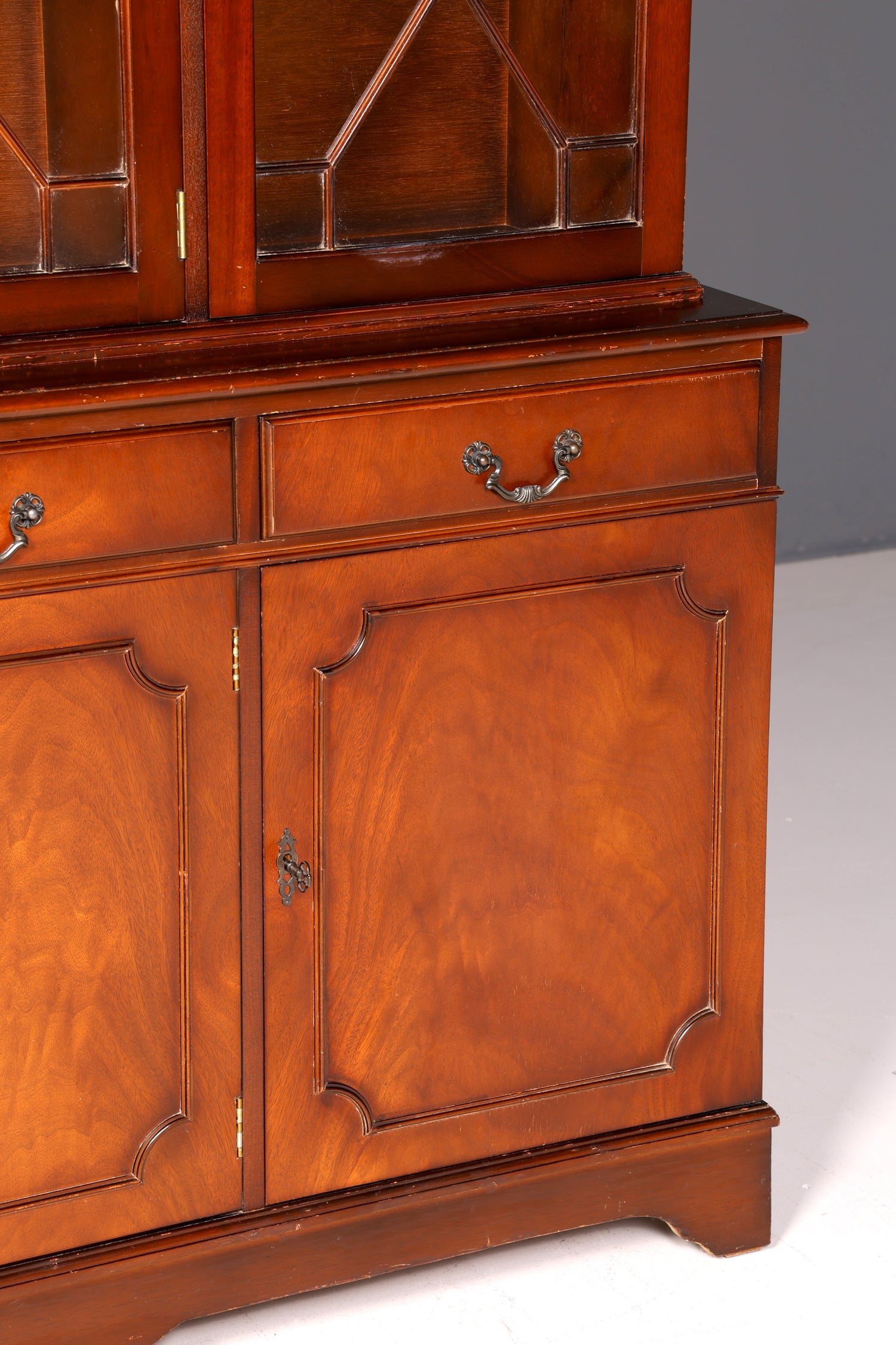 Wunderschöne Englische Vitrine Bibliothek Bücherschrank Buffet Schrank Antik 60s UK