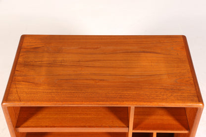 Original Mid Century &quot;Dyrlund&quot; Regal Beistelltisch Danish Design Teak Holz Regal TV Hifi Schrank 60s