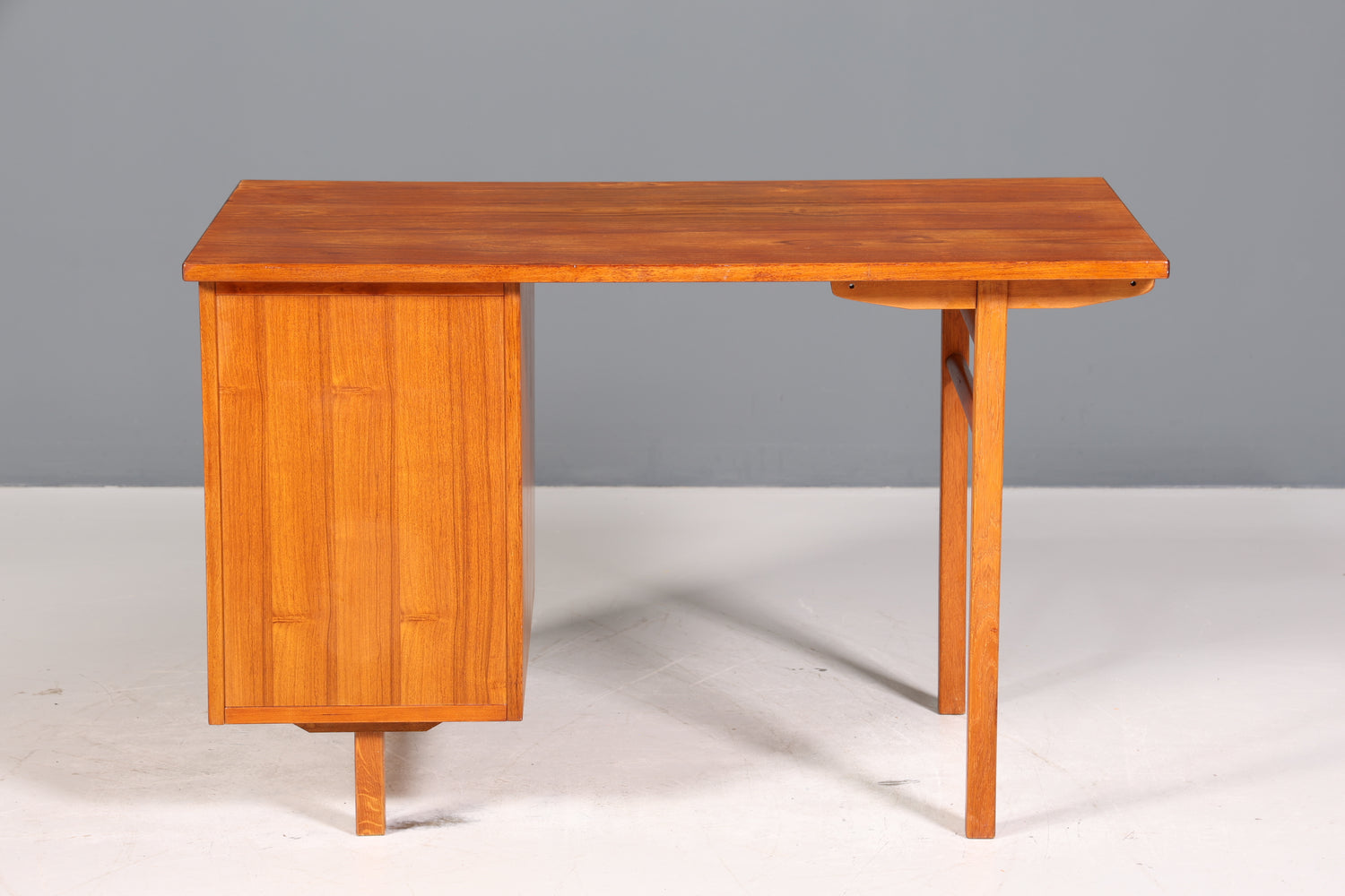 Wunderschöner Mid Century Schreibtisch Danish Design Teak Holz Bürotisch Vintage Office Table